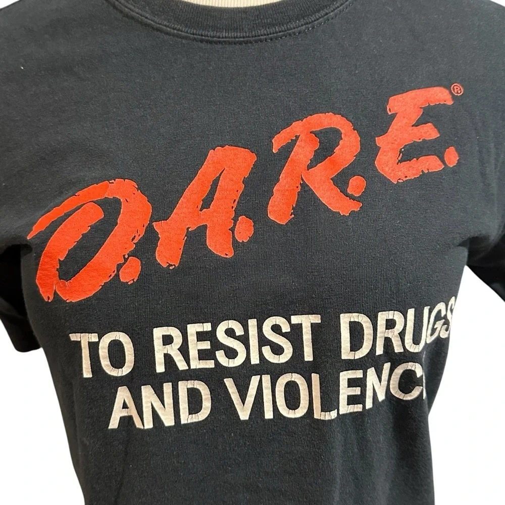 Black D.A.R.E. Graphic T-Shirt S - Picture 3 of 5